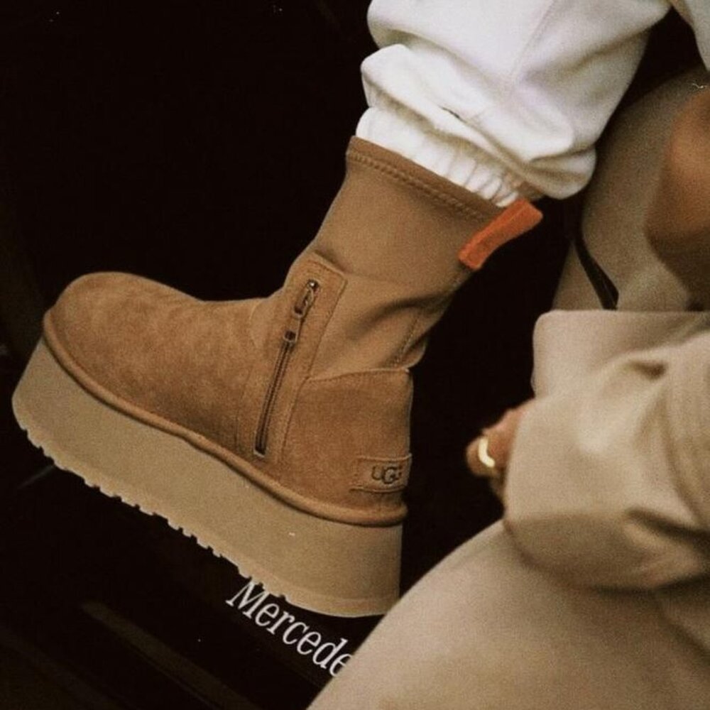 UGG Women's Classic Dipper Boot - Picture 3 of 14